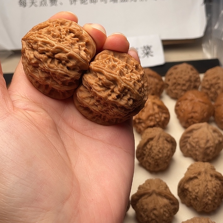 灵***_吊坠文玩核桃三角白