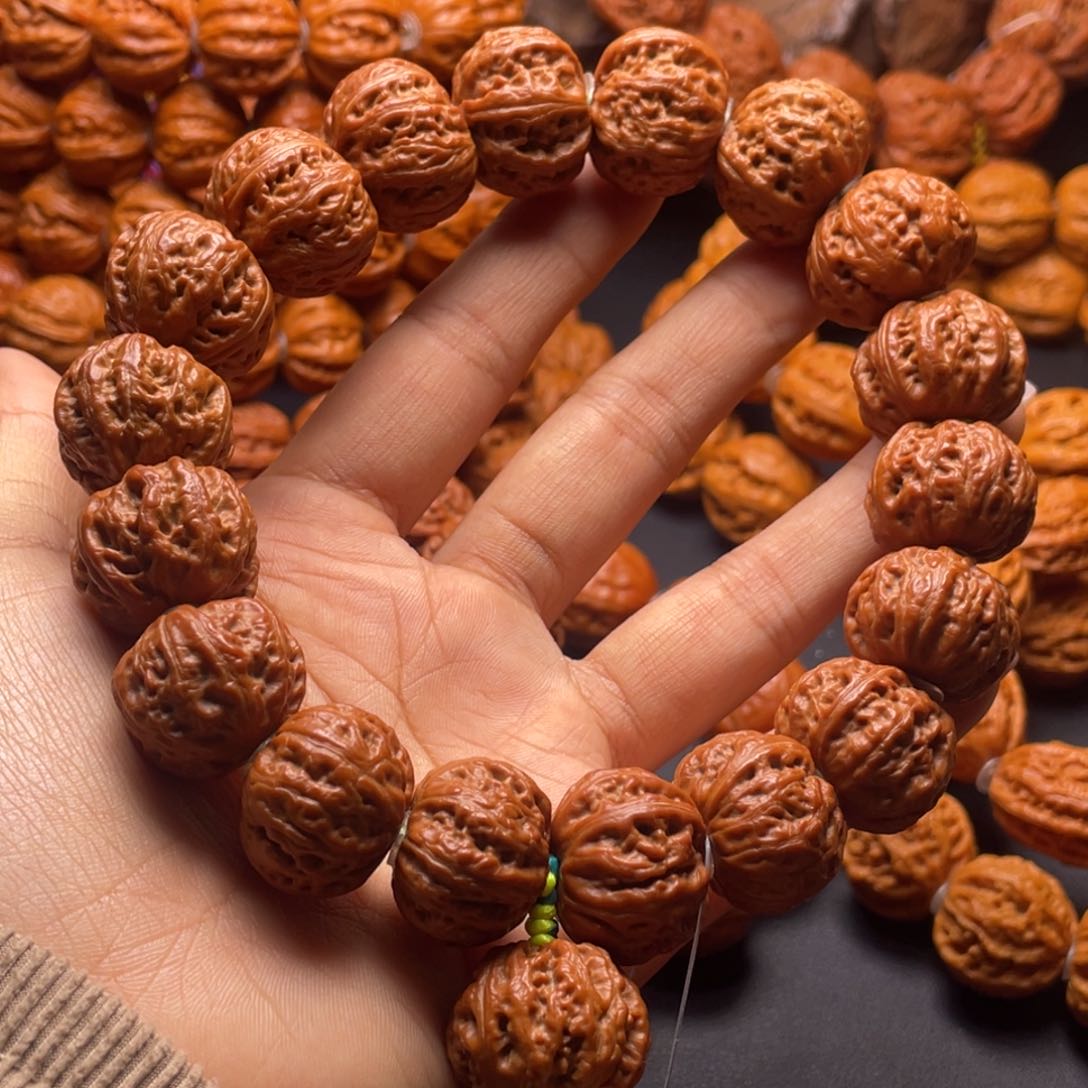 文玩核桃手串小****雨珊瑚纹京八棱