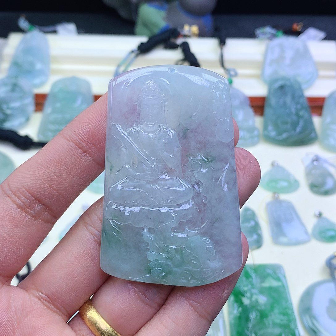 翡翠颈饰未镶嵌吊坠