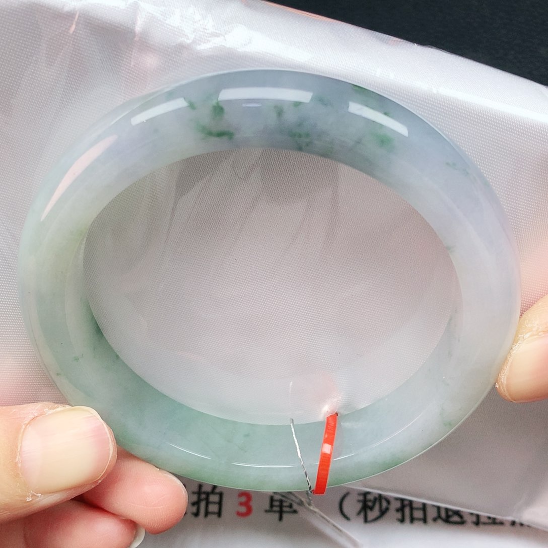 翡翠手镯未镶嵌59圈