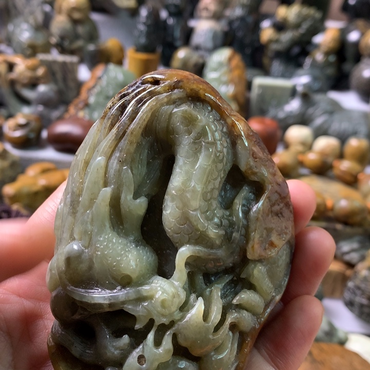 未镶嵌岫岩河磨玉（透闪石质玉）把件