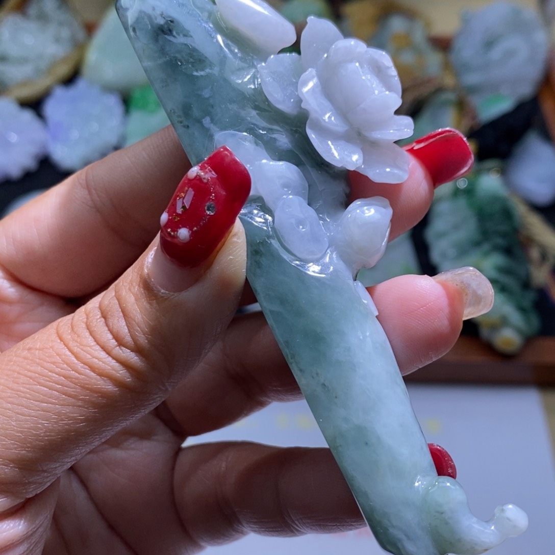 【闪购商品】翡翠颈饰未镶嵌花