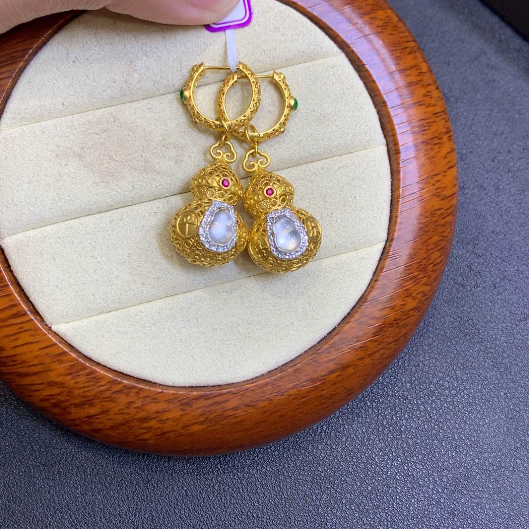 翡翠18K金镶嵌颈饰翡翠