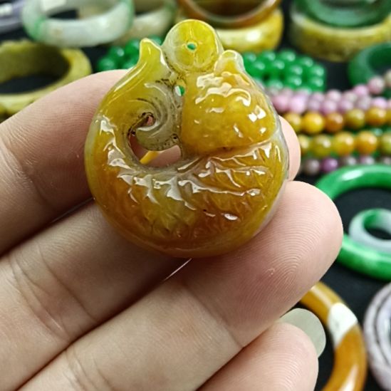 翡翠未镶嵌颈饰翡翠