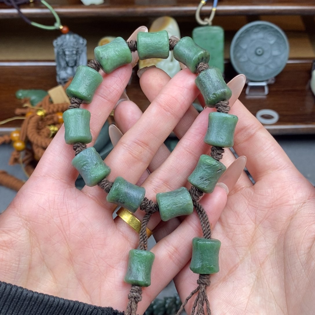 和田玉颈饰未镶嵌