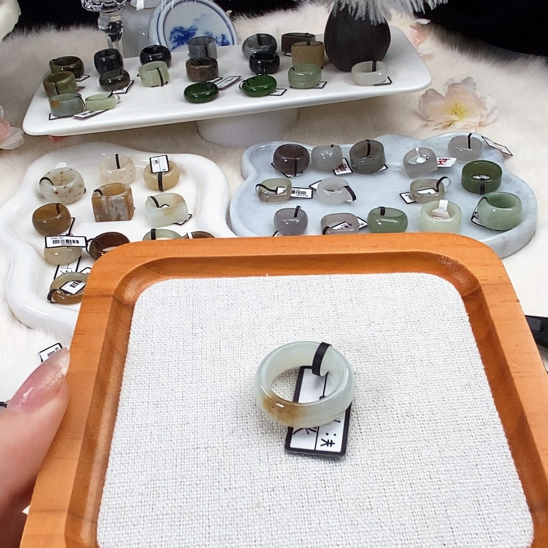 超****和田玉未镶嵌戒指a4一口糖窄轮胎16.0