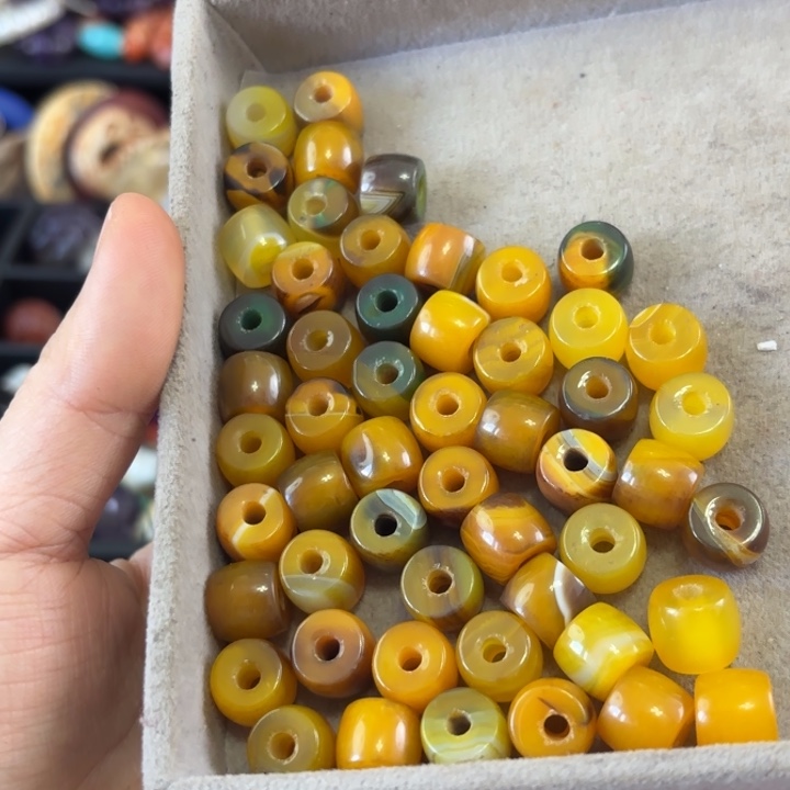 羊***玛瑙/玉髓未镶嵌颈饰