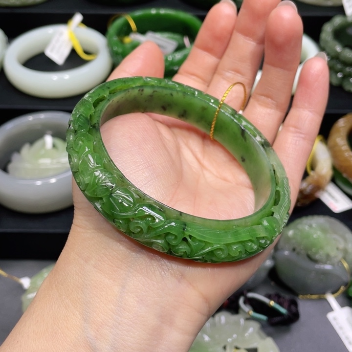 和田玉手镯62圈口 编号41未镶嵌