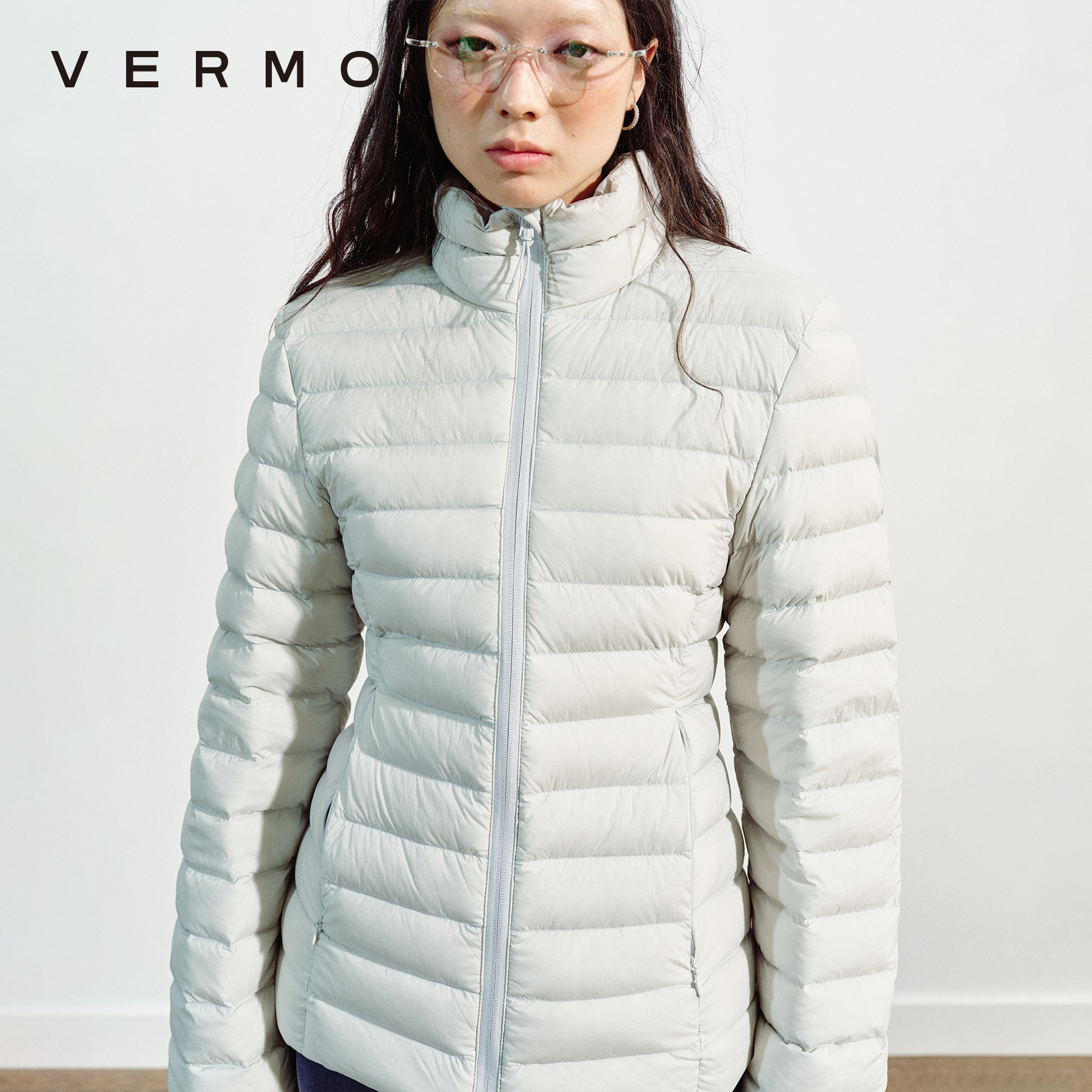 VERMO 经典重塑 立领轻盈沙漏廓形微宽肩翘尾排骨羽绒服7396