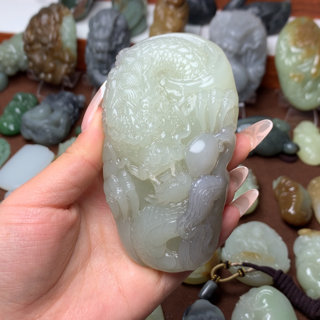 和田玉挂件未镶嵌田****)