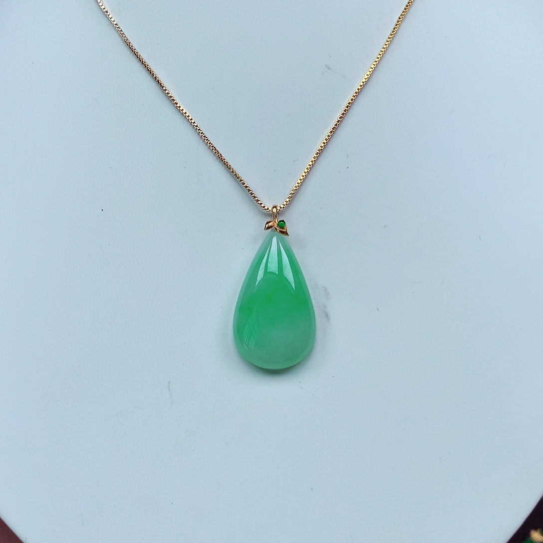 翡翠颈饰18K金镶嵌天然翡翠A货