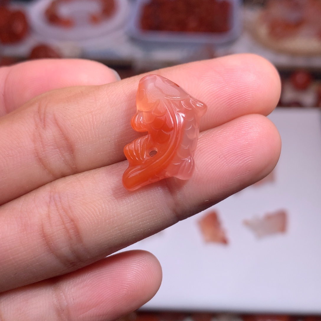 张***娘南红玛瑙未镶嵌珠宝半成品锦鲤