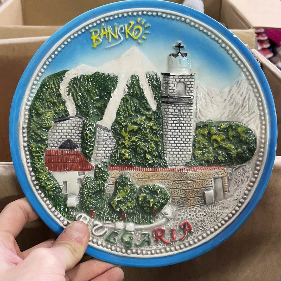 摆件    磕碰。 封釉。