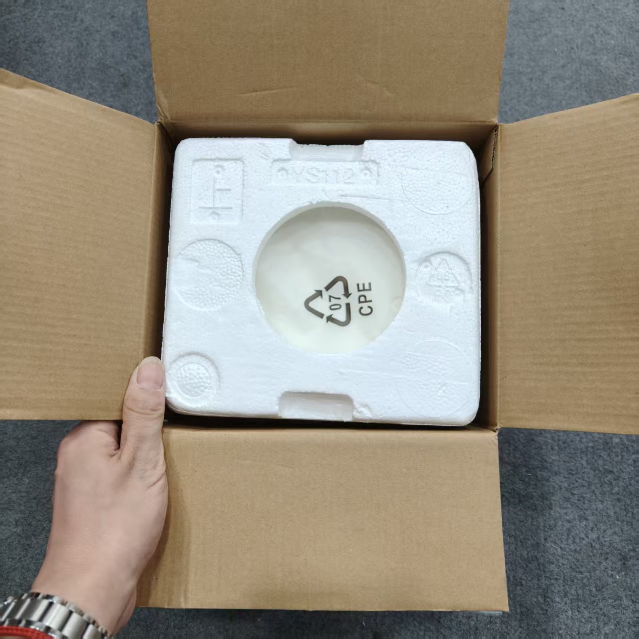 白色泡沫箱  小型/电/热/水/壶/  0.7升