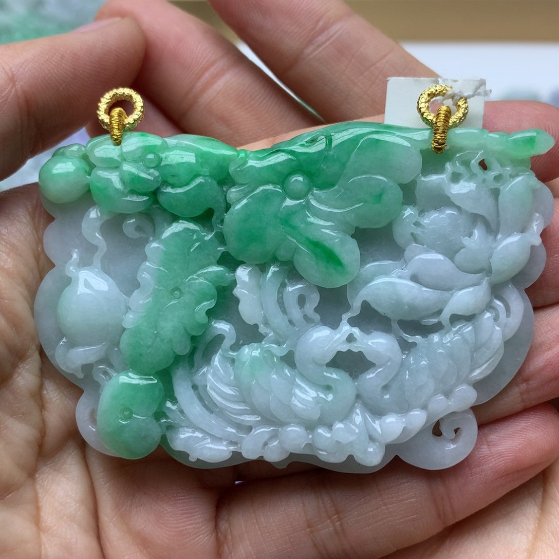 翡翠颈饰未镶嵌小**姐翡翠