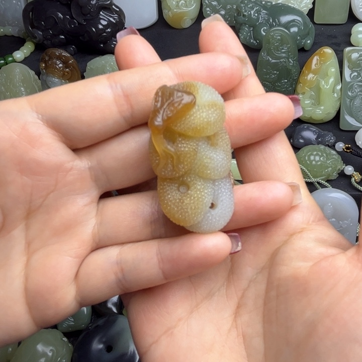 和田玉颈饰未镶嵌