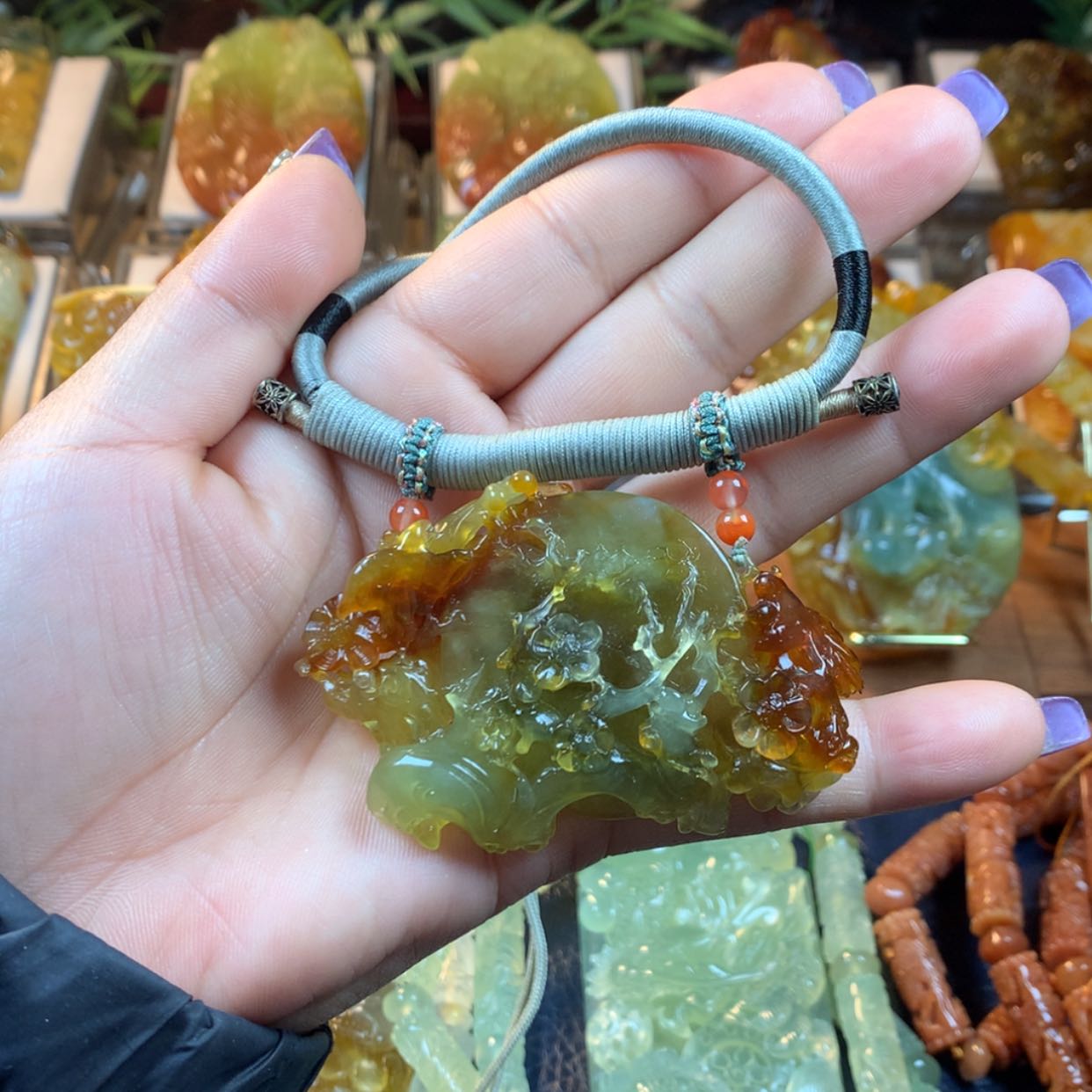 【闪购商品】蛇纹石玉颈饰未镶嵌