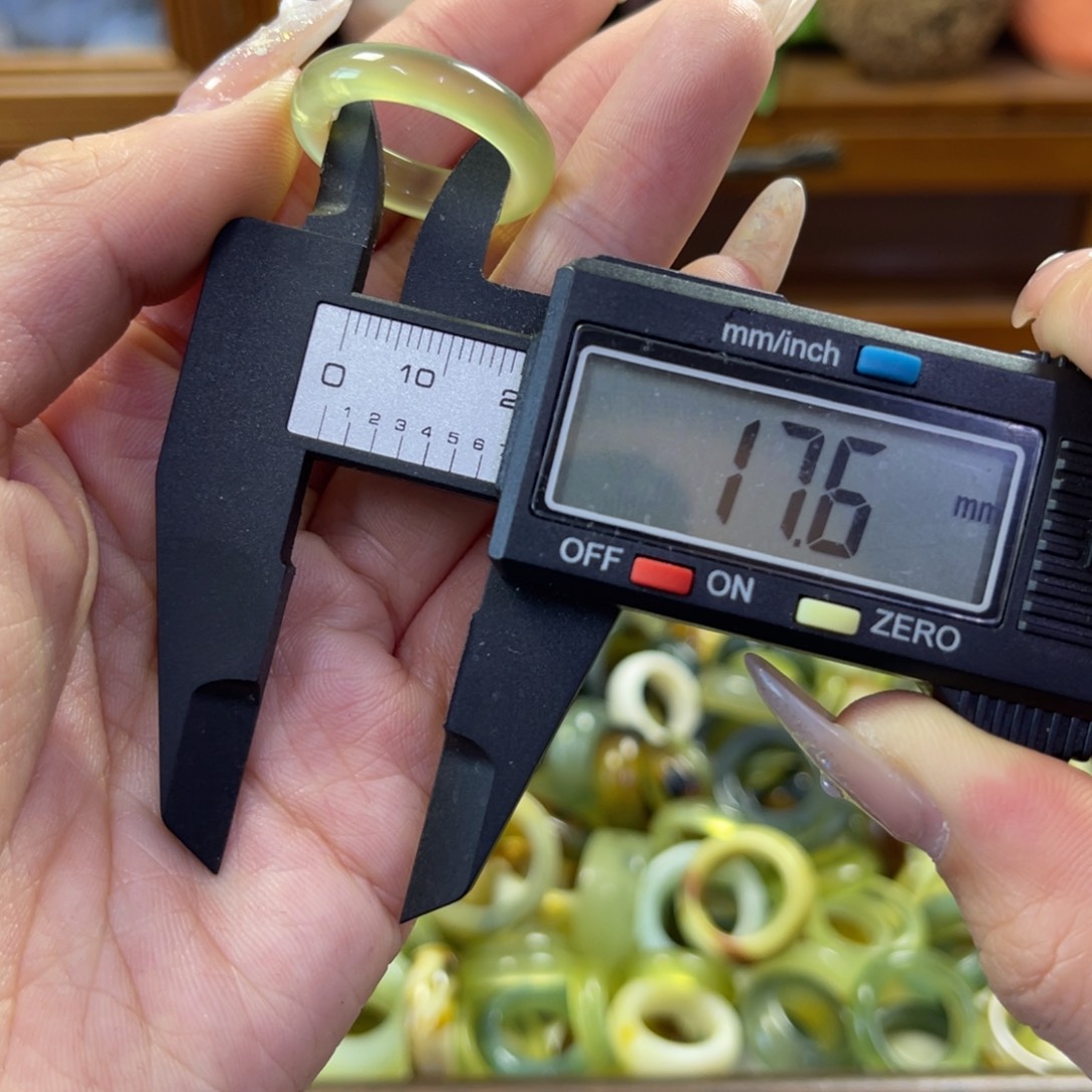 蛇纹石玉未镶嵌手镯34