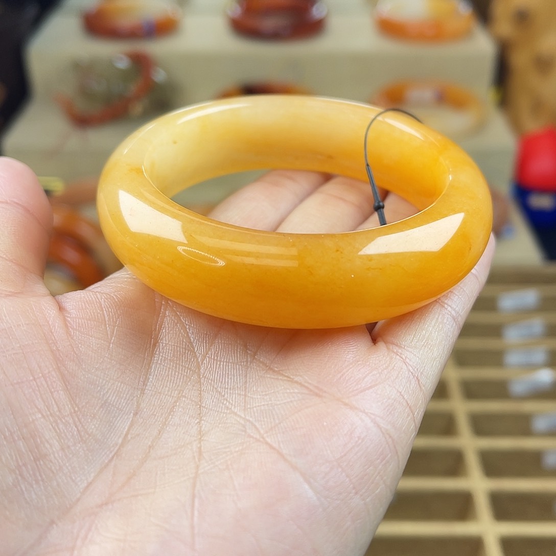 非金属无143 号茄山老油料黄龙55圈口鸡油黄 宽厚