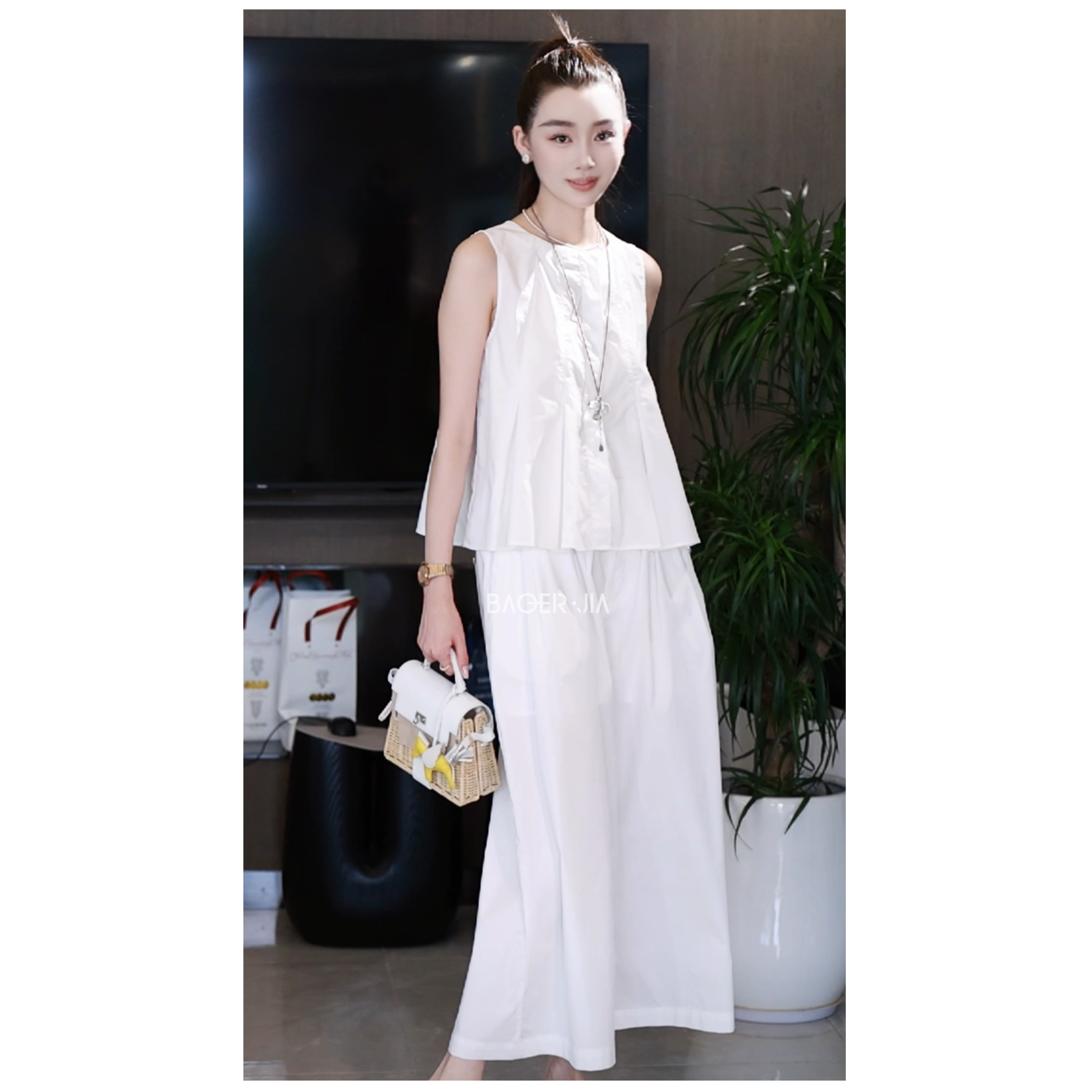 1-宝儿家含幂BF75325205夏季新款穿搭优雅扇褶线条无袖圆领上衣裤