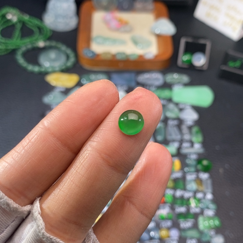 【闪购商品】翡翠挂件未镶嵌蛋