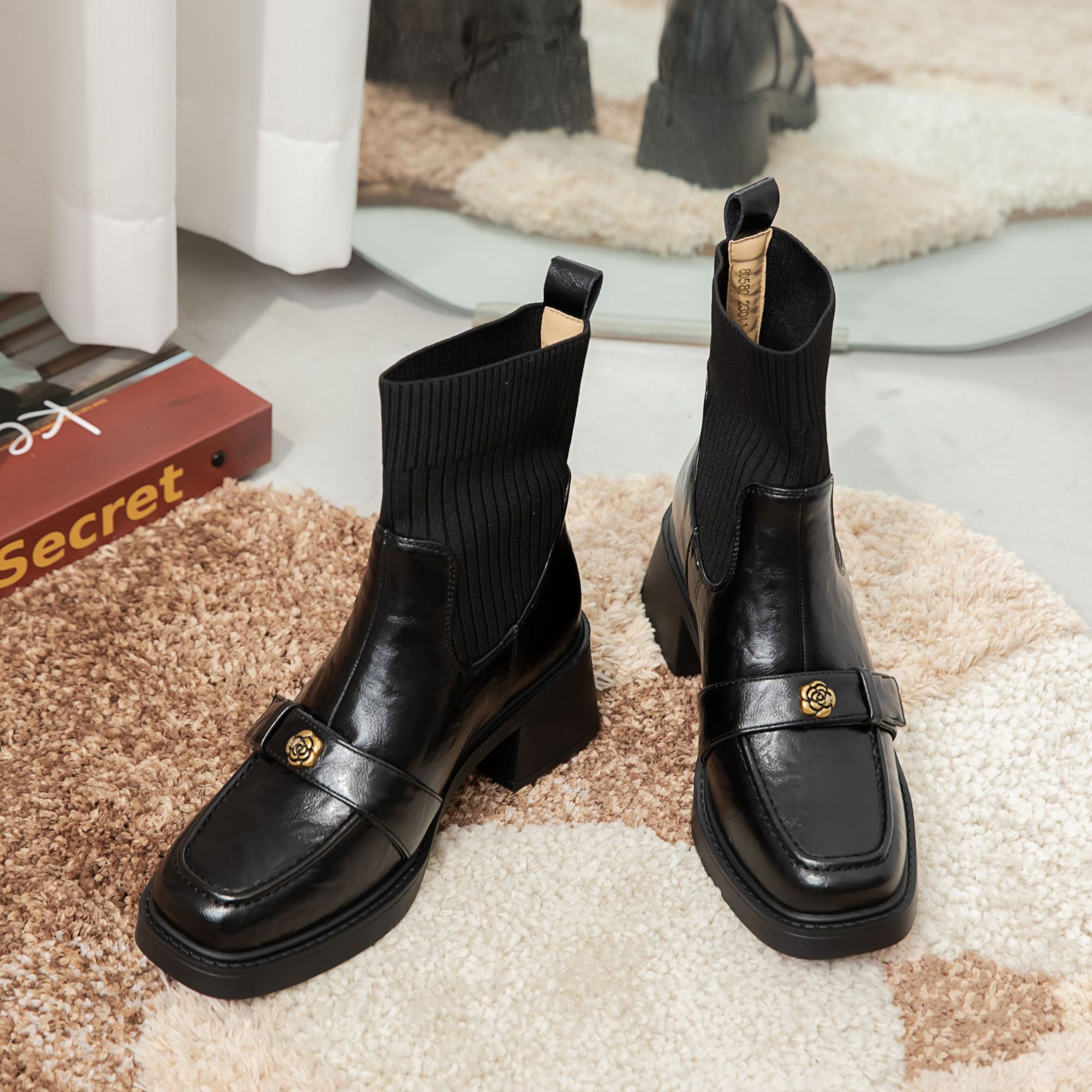 200A-（201-400）孤品捡漏女鞋（听主播提示按编号去拍）嫂子