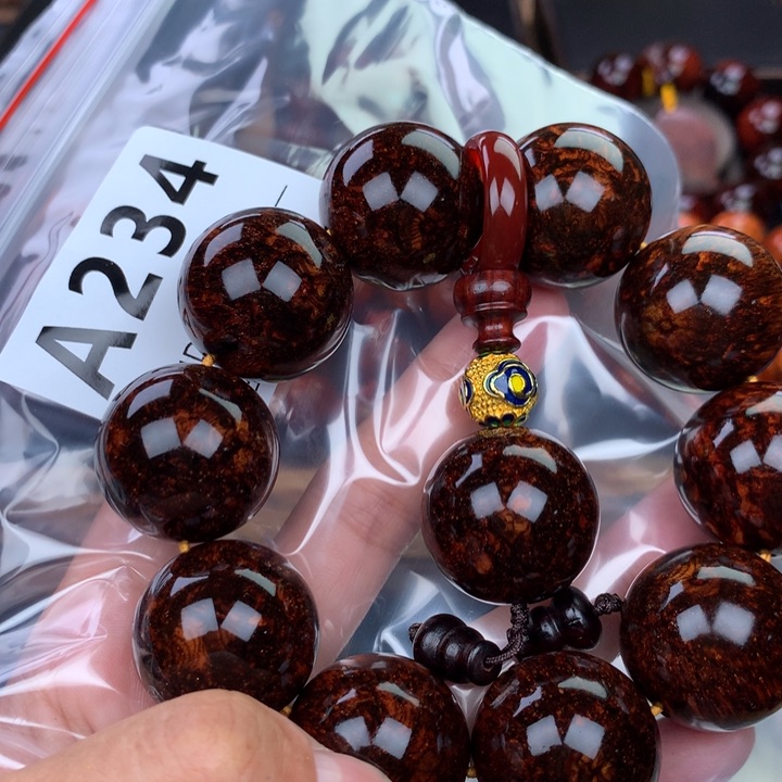 花梨木类胖**哥老挝花梨2.5高货