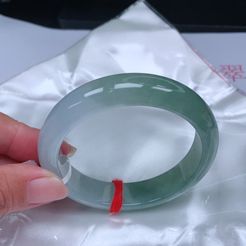 【闪购商品】翡翠手镯未镶嵌，