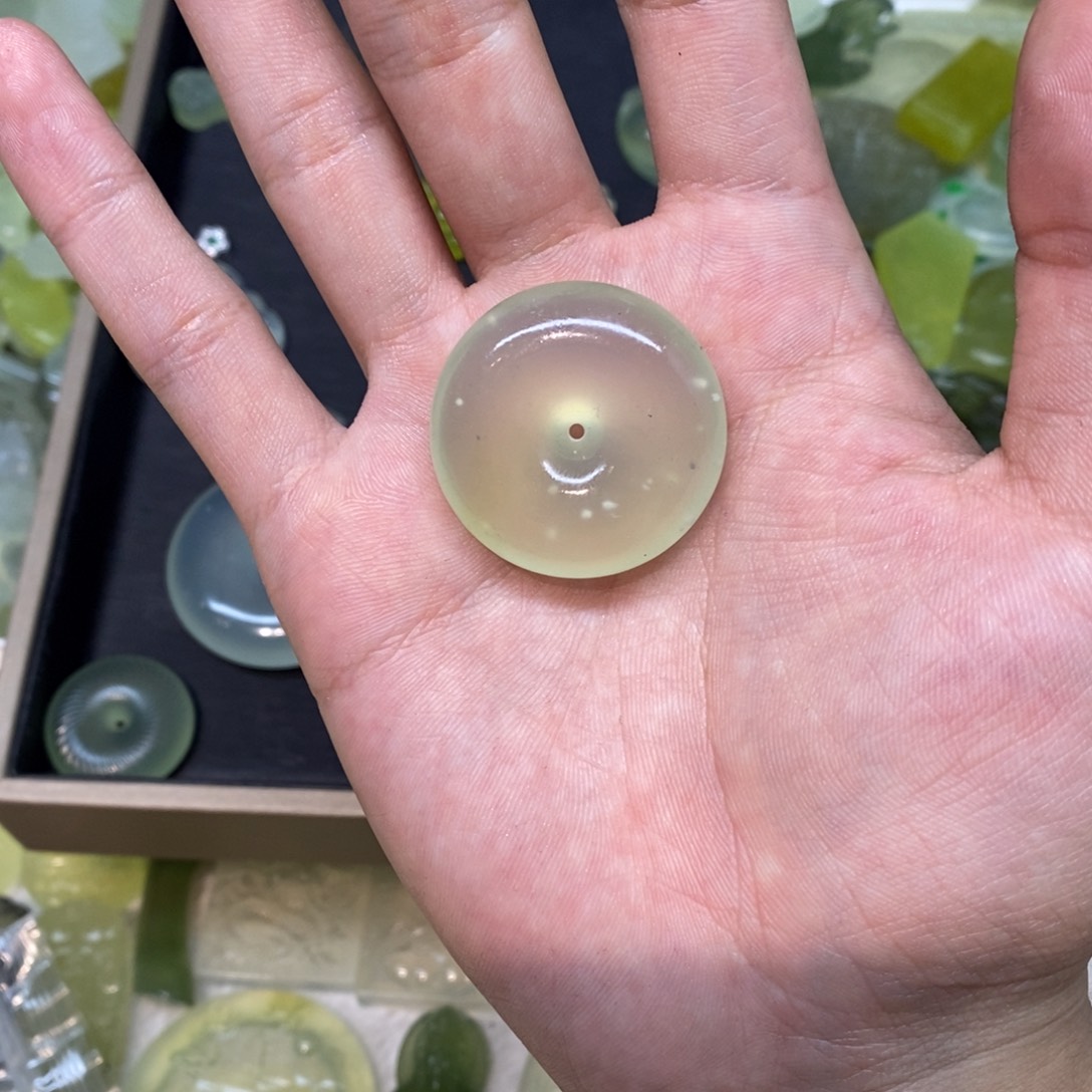 岫玉未镶嵌吊坠(不含链)