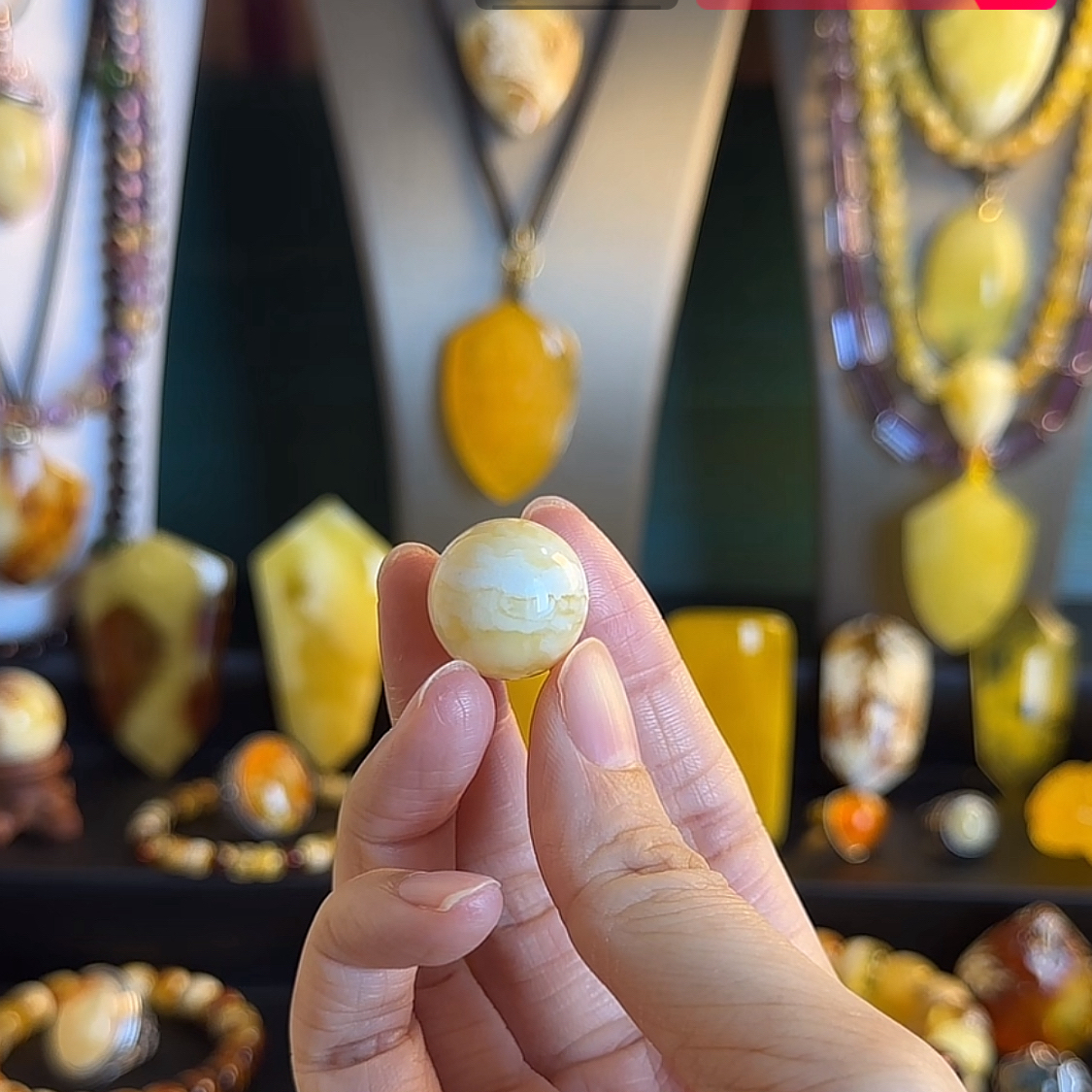 俄料蜜蜡浓白瓷白虎皮纹一线天单珠17.9mm