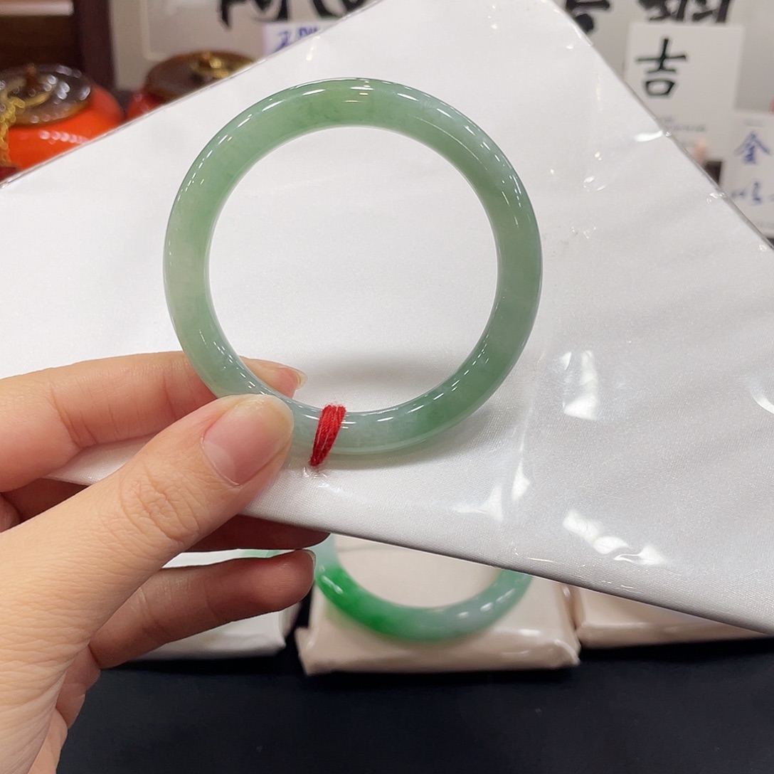 翡翠未镶嵌手镯天然缅甸A货翡翠手镯1