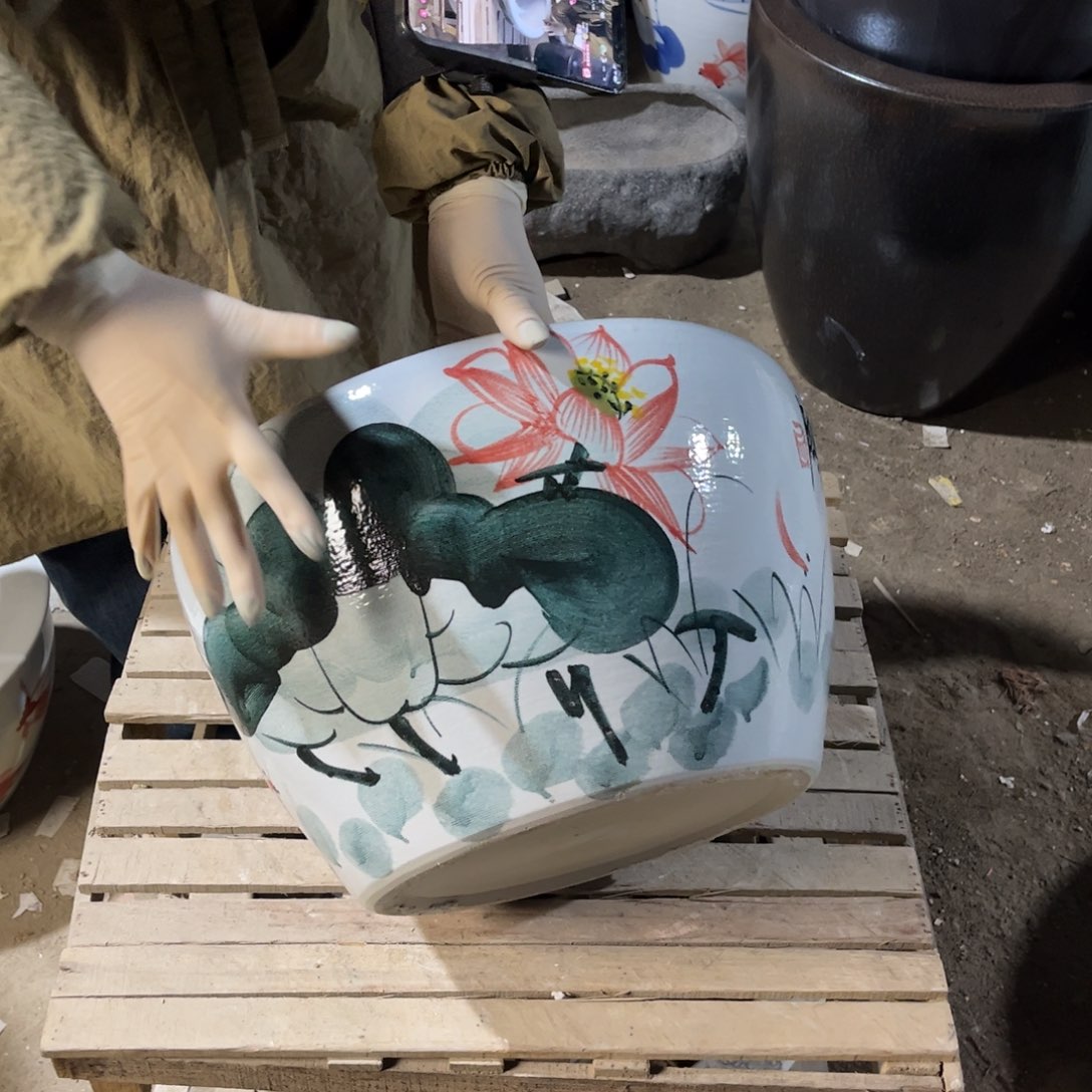 瓷片圆口红荷花40.888888