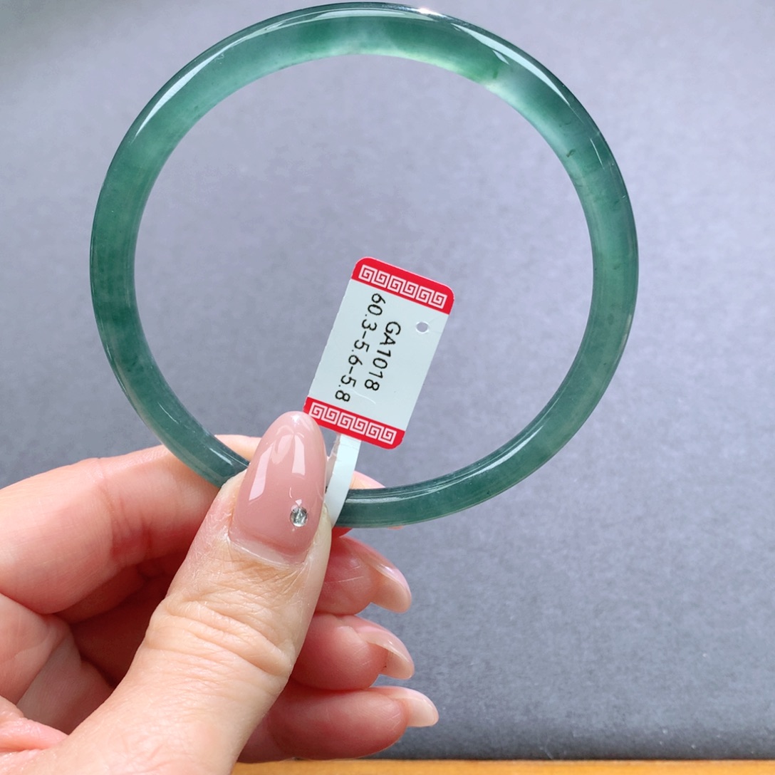 翡翠手镯未镶嵌天然翡翠手镯叮当镯