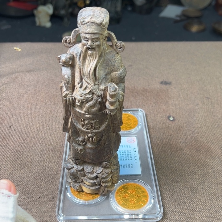 精品摆件工艺品等