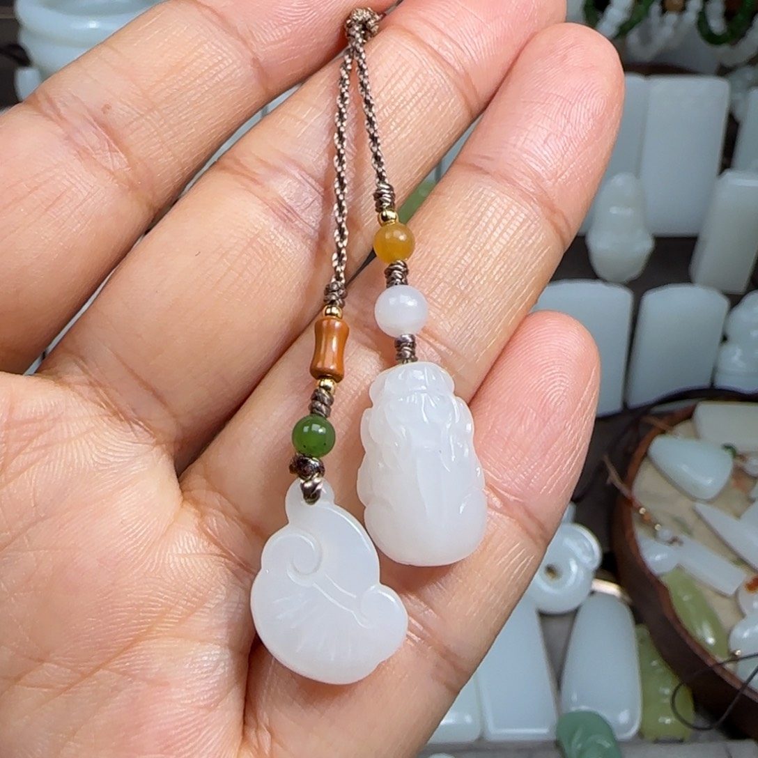 和田玉未镶嵌颈饰