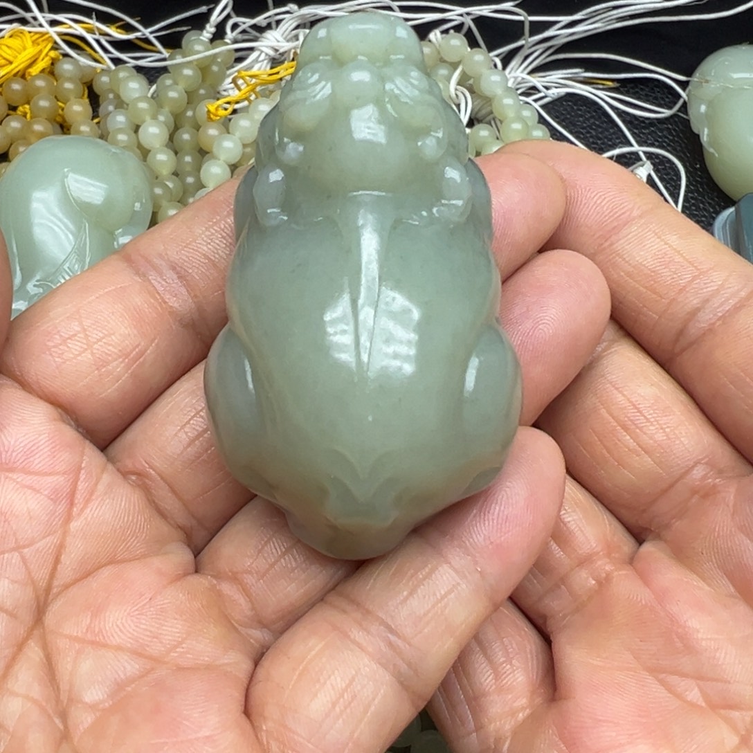 滋***润和田玉（糖玉）未镶嵌把件