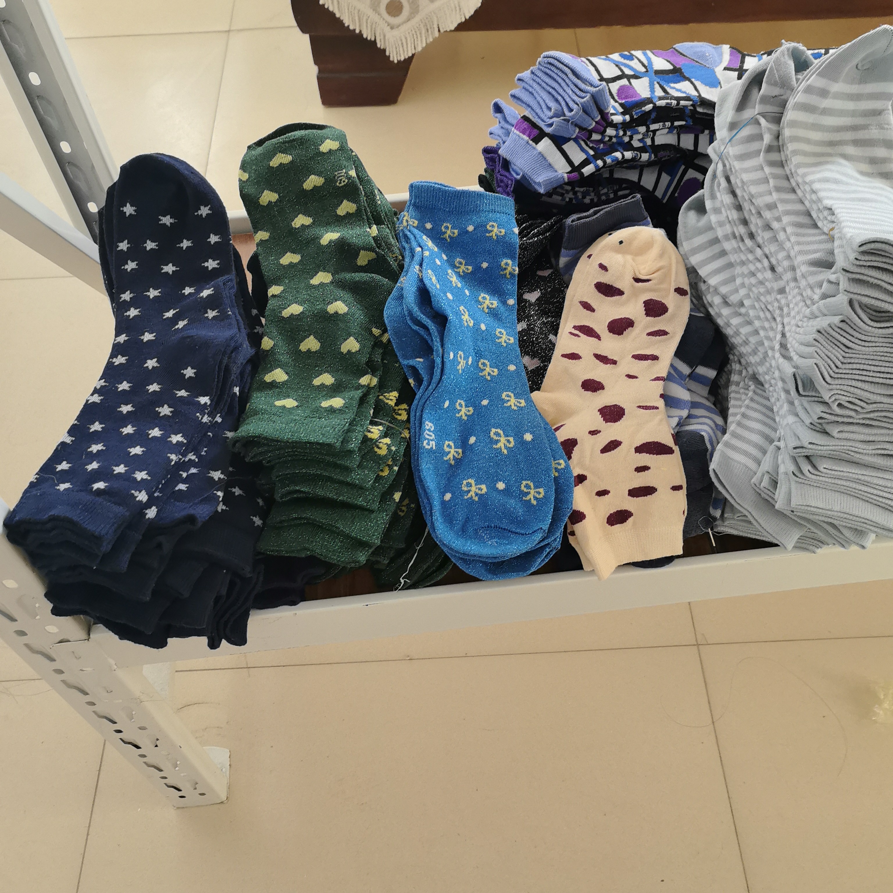 女士中筒纯棉袜子春秋冬季舒适透气中长筒松口袜复古风保暖堆堆袜