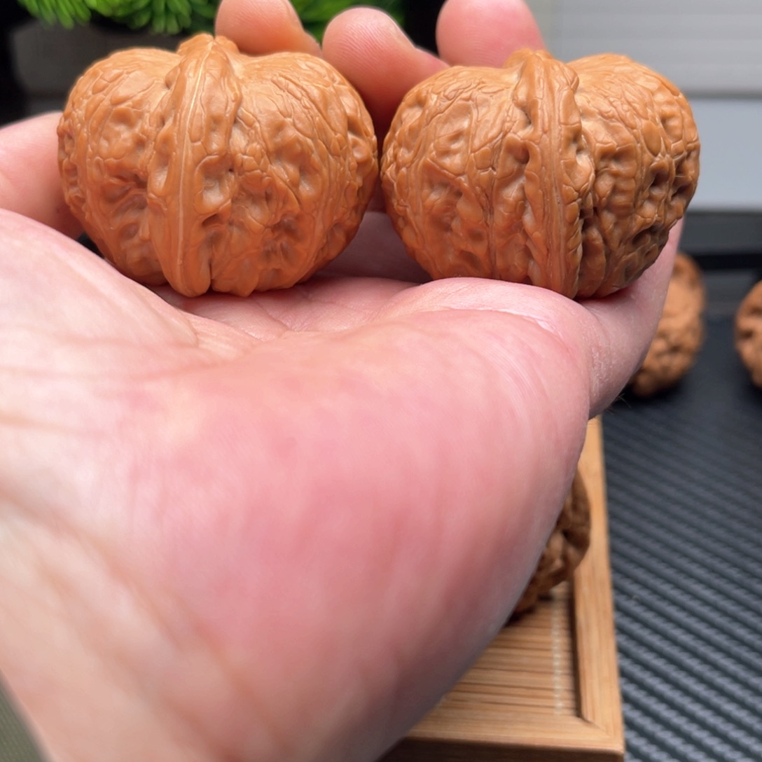 文玩核桃吊坠44平谷元宝