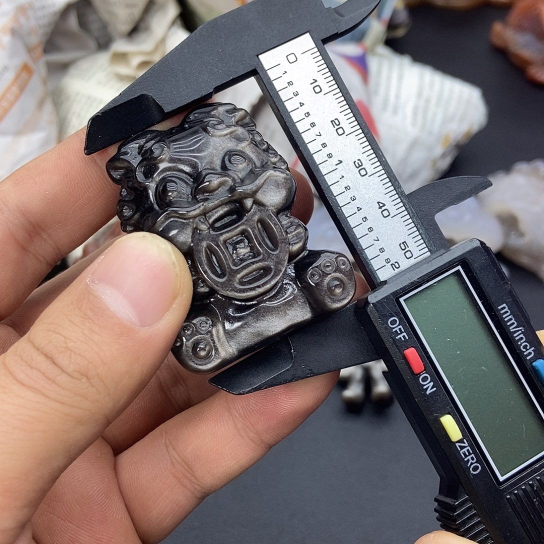 黑曜岩未镶嵌珠宝奇石