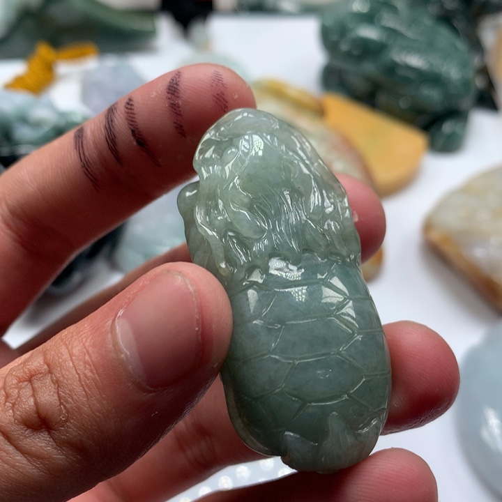 翡翠未镶嵌颈饰保真天然a货翡翠