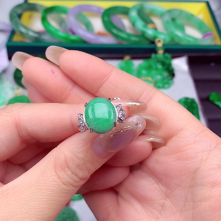 翡翠颈饰银S925镶嵌翡翠