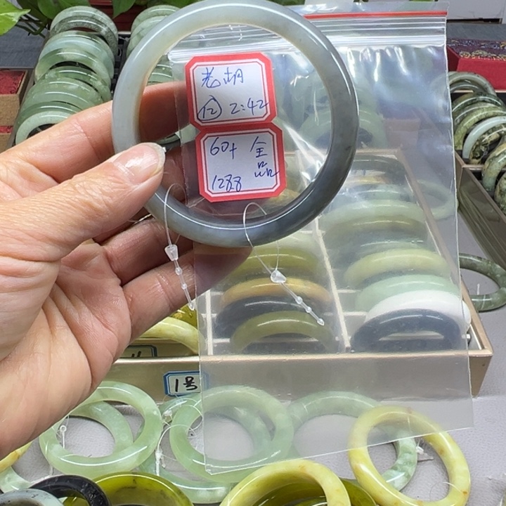 老***嘿蛇纹石玉未镶嵌手镯12