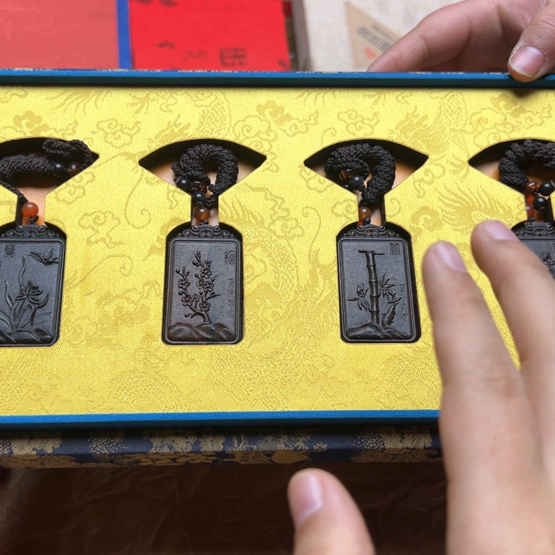 大叶紫檀（黑酸枝木类）