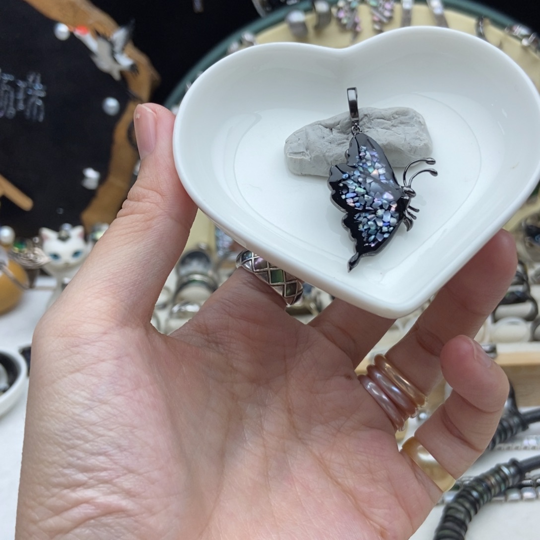 海水珍珠画框银S925镶嵌珠碎蝴蝶吊坠