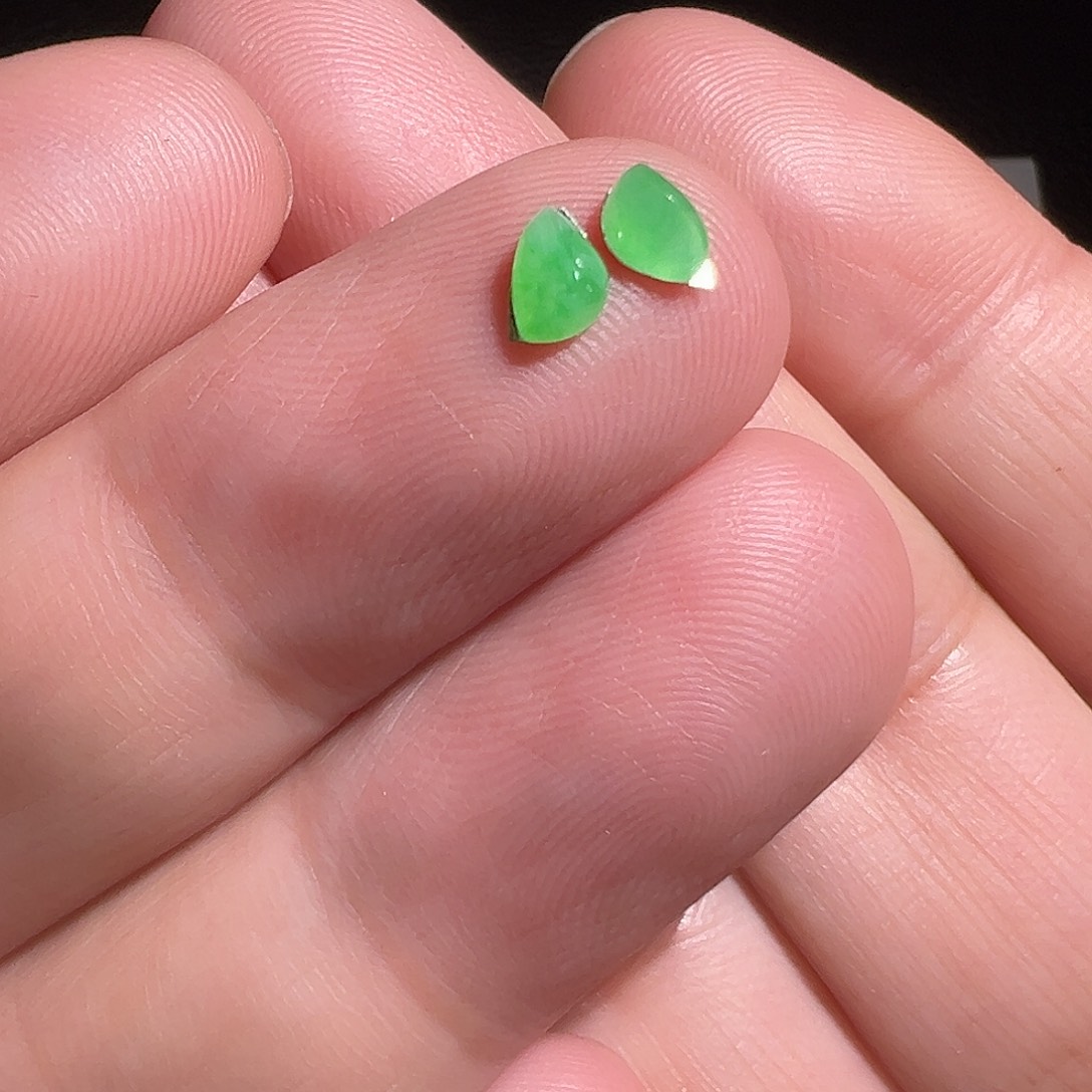 翡翠未镶嵌颈饰裸石