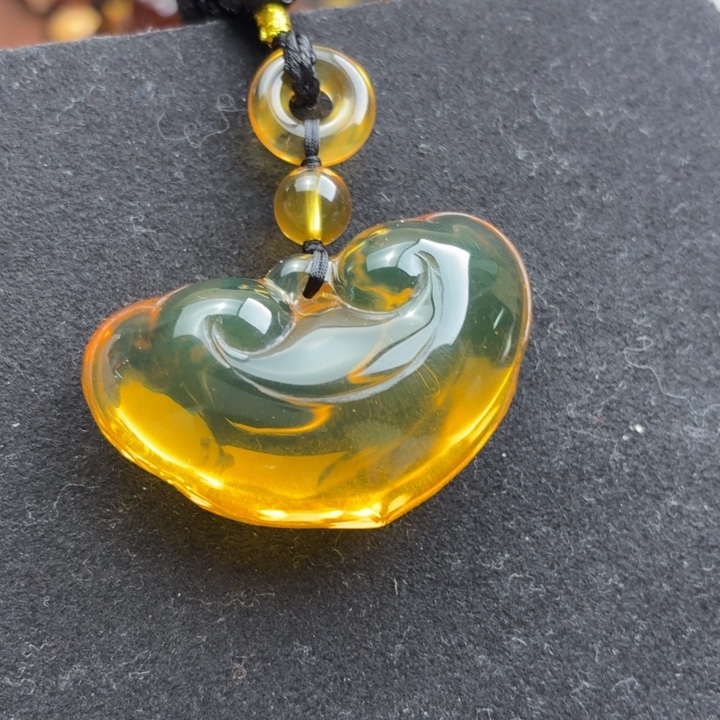 琥珀未镶嵌珠宝奇石黄茶变色如意