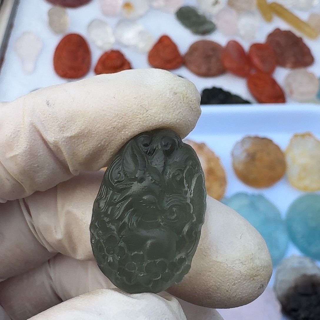 *****未镶嵌颈饰烟晶绿