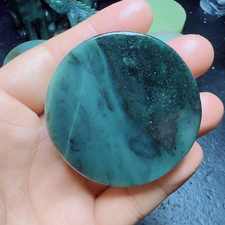 和田玉（糖玉）未镶嵌珠宝奇石