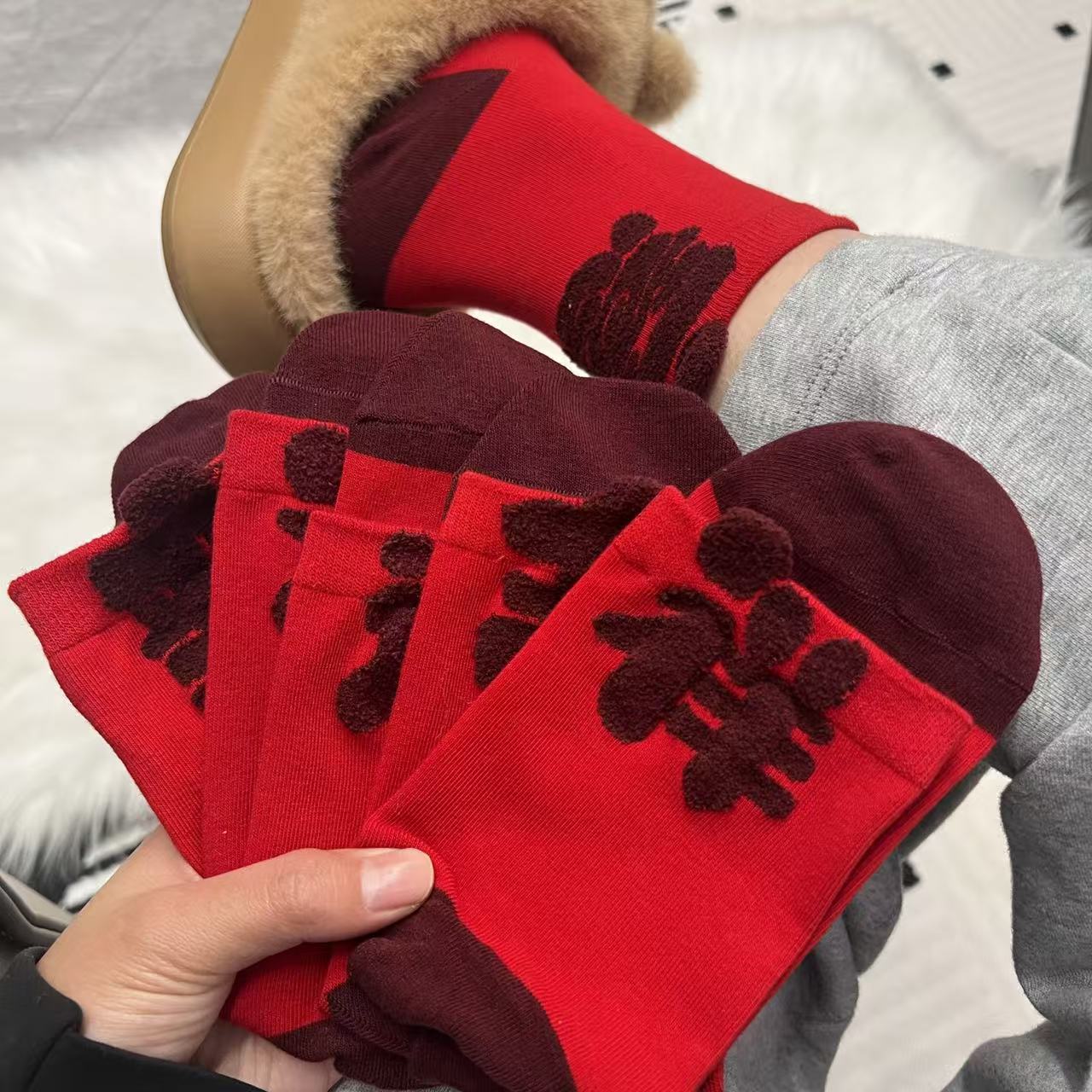 新年本命年红袜极简风中筒女植绒中筒袜