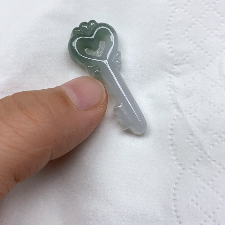 翡翠未镶嵌颈饰04号